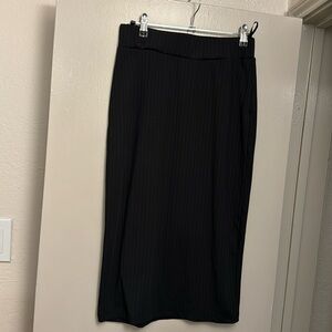 Women ribbed black skirt